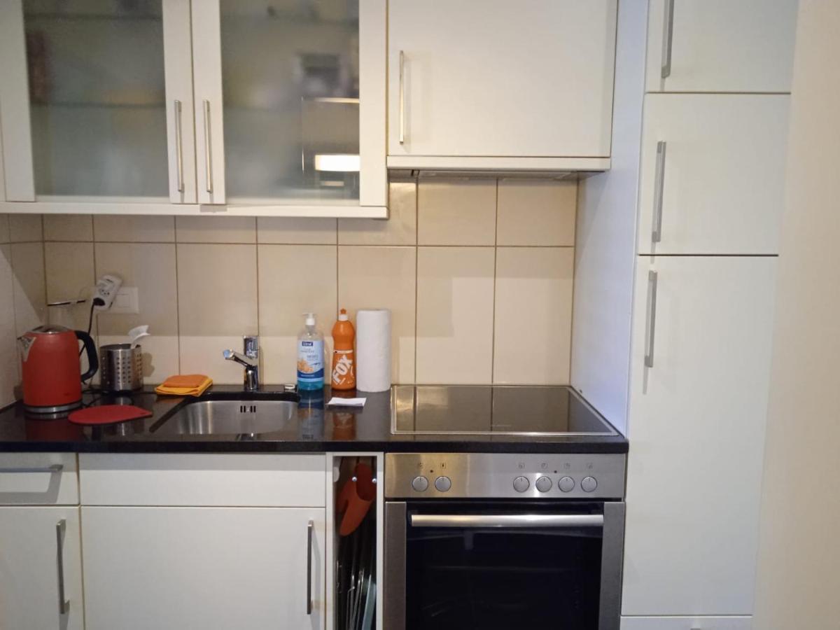 Studio Flat In The Heart Of Zug, Ideal For Solo Travellers Leilighet Eksteriør bilde